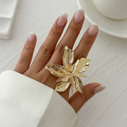 Irregular imitation pearl ring, nightclub trendy women's oval spiral pattern adjustable ring